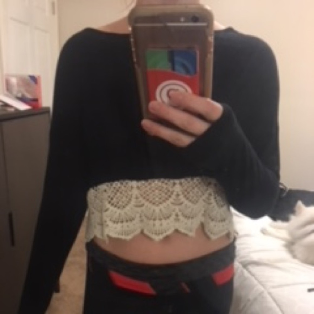 Crop top with lace